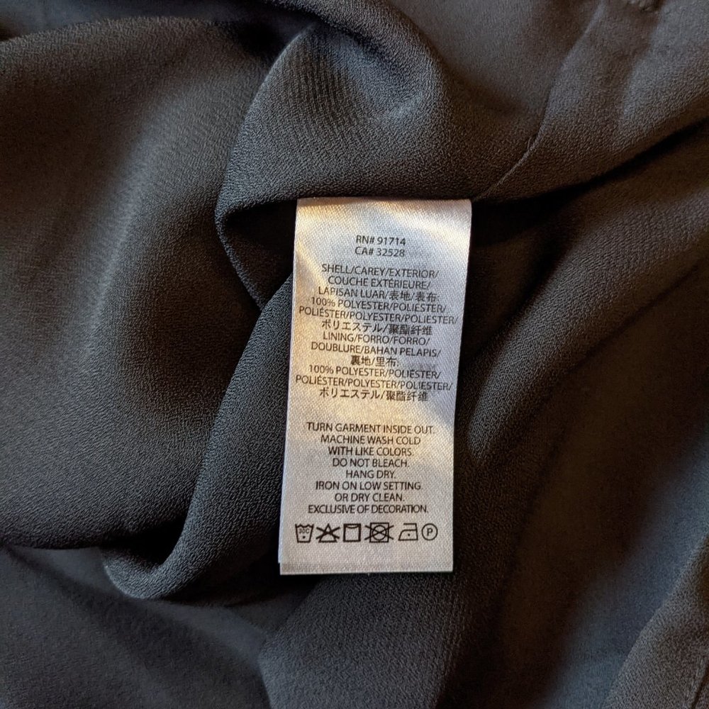 (SOLD) A/X - Surplice Tiered Dress - Petite 0 - Picture 8 of 8